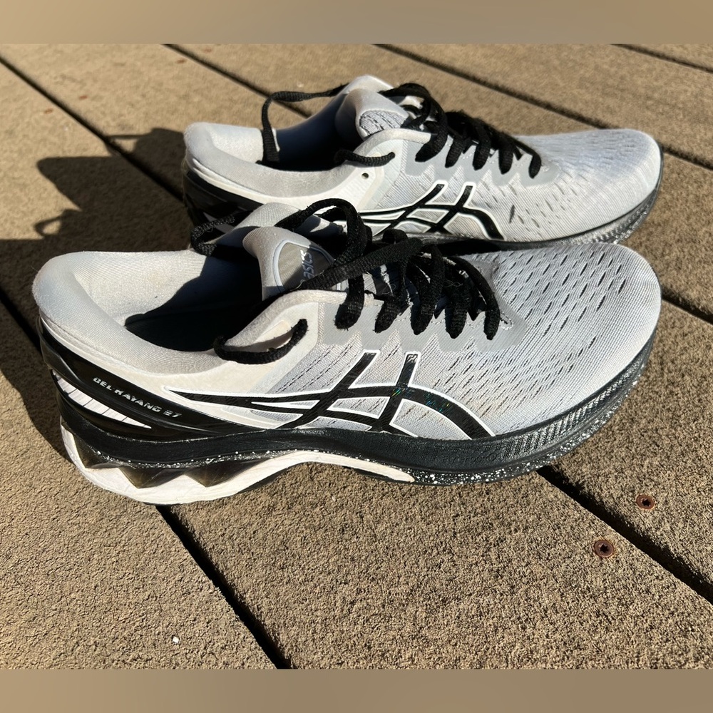 Women’s ASICS gel kayano 27 size 10